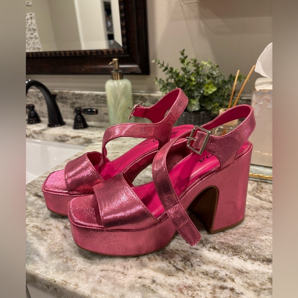 Metallic Pink Chunky Platform Sandals - Picture 4 of 5